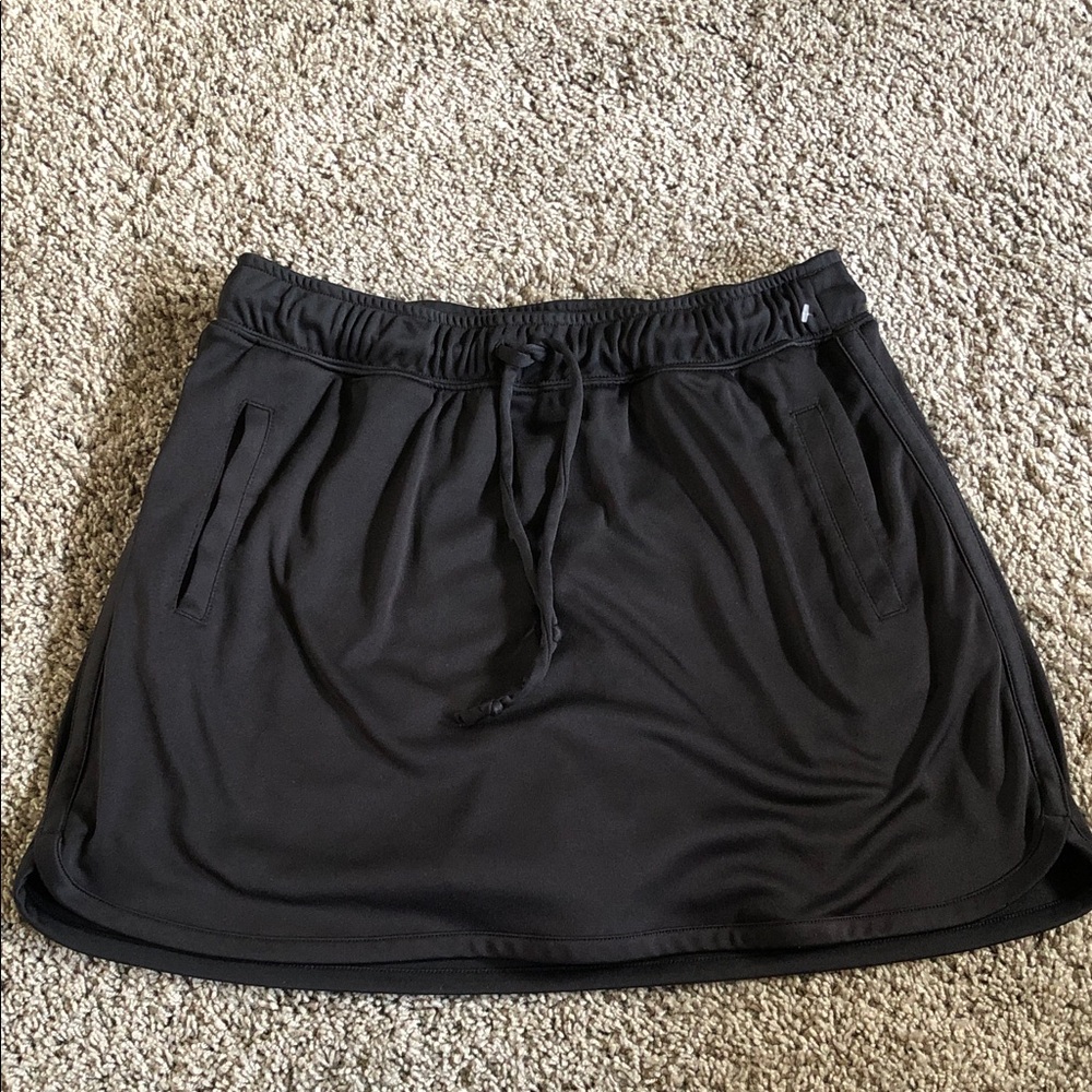 Callaway Black Golf Skort with built in shorts. Size medium.